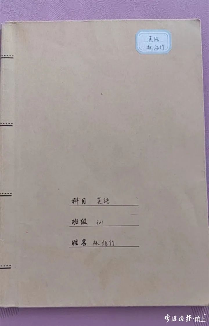 DƬ